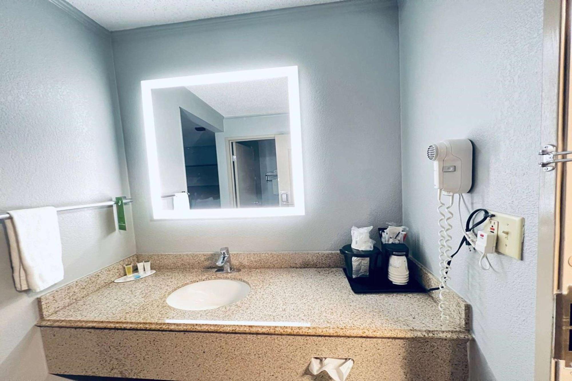 Americinn By Wyndham Glendale Milwaukee Whitefish Bay Εξωτερικό φωτογραφία