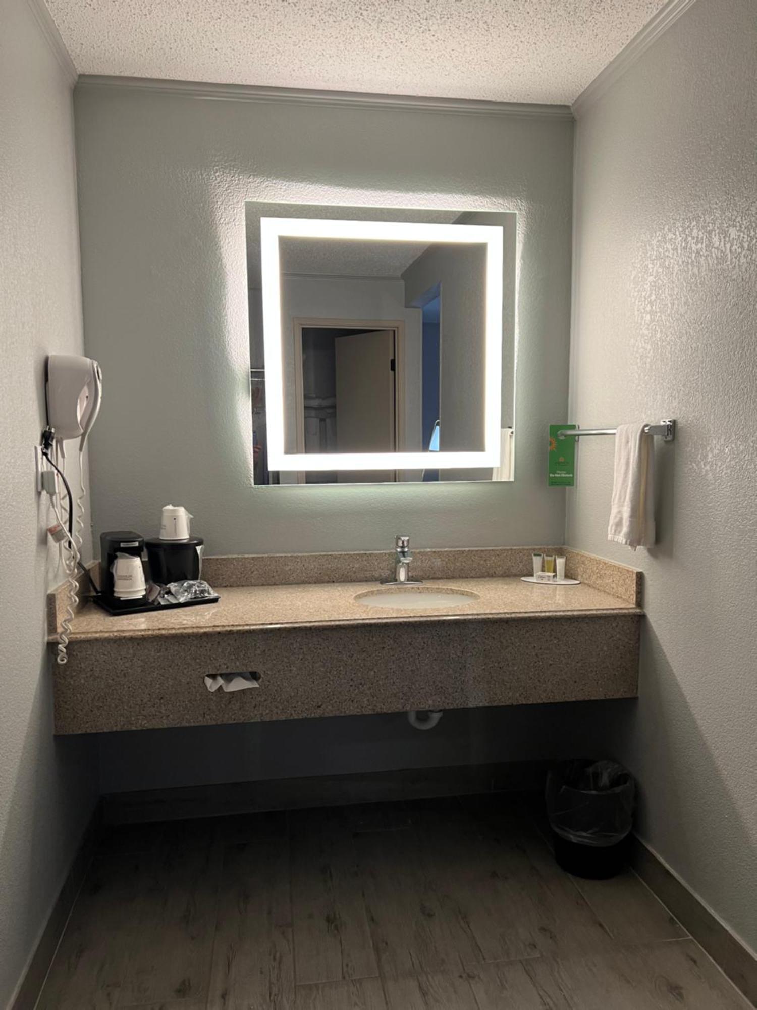 Americinn By Wyndham Glendale Milwaukee Whitefish Bay Εξωτερικό φωτογραφία